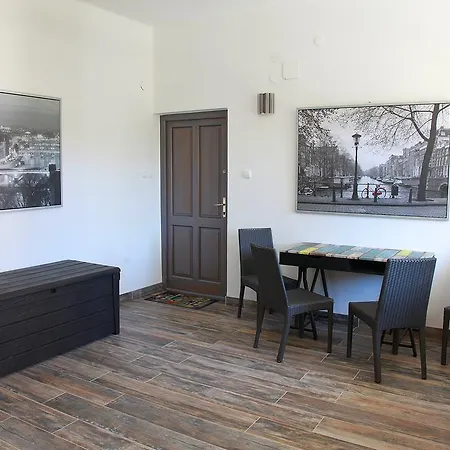Portre Apartment *